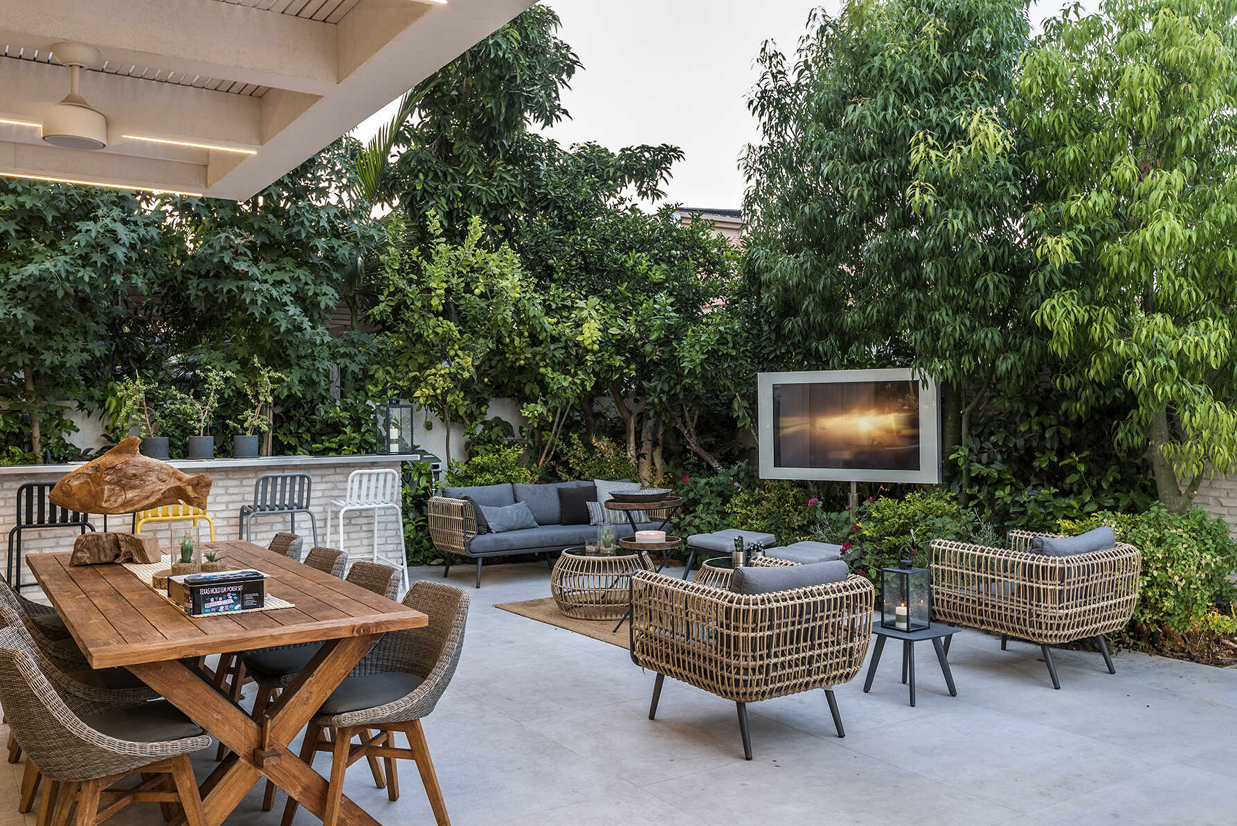 סגנון קלאסי ונקי עם דלת פירנצה שחורה