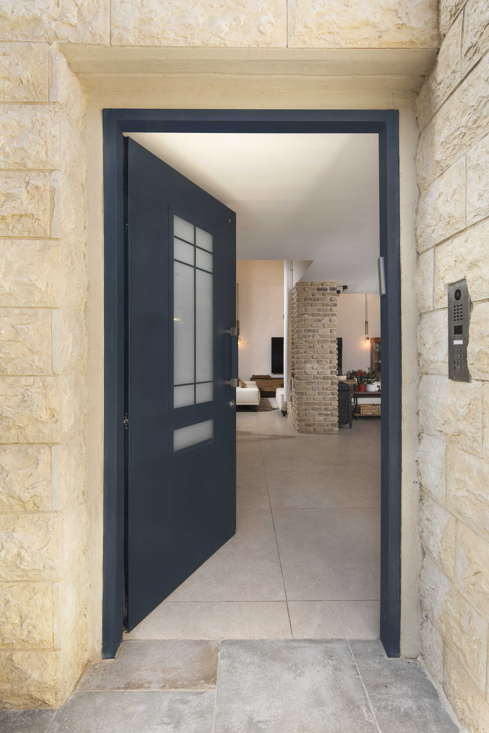 דו משפחתי עם נווה צדק בצבע כחול חצות